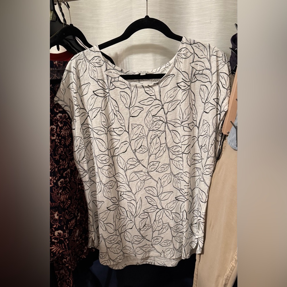 BUNDLE of two Orvis Women's Linen Tees